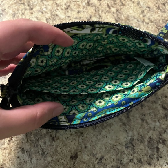 Vera Bradley Rhythm and Blues Wristlet - Like New - Picture 8 of 9